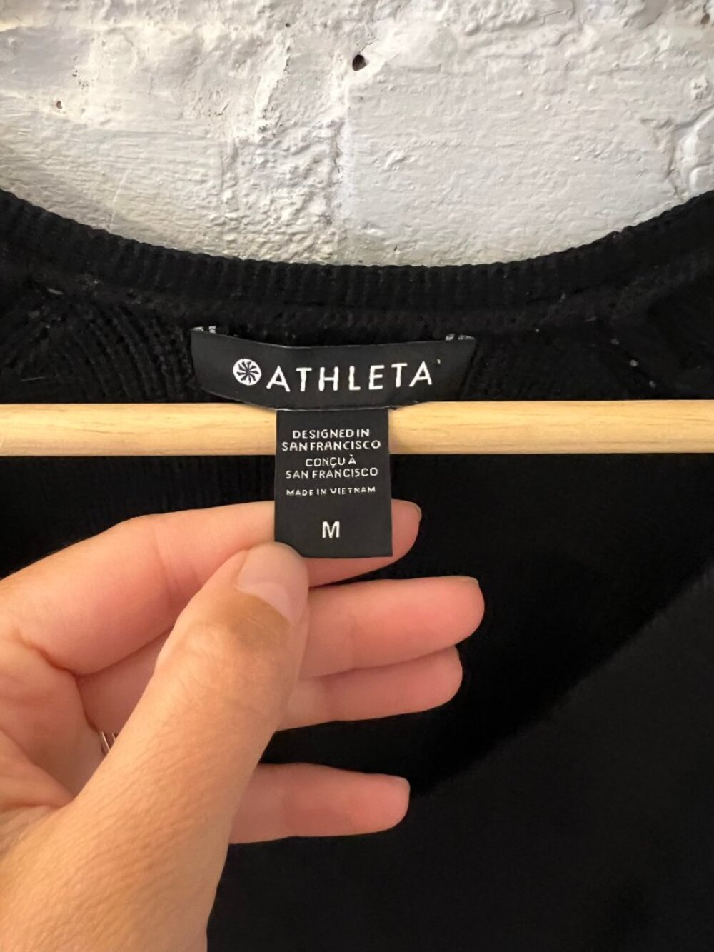 Athleta Women's Knitted Hanover V-Neck Sweater Long Sleeves Black Size Medium - Picture 3 of 6